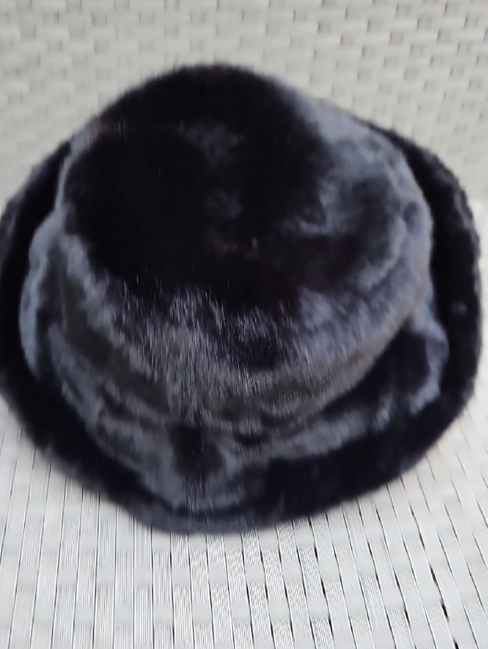 NWOT ASOS Design Black Faux Fur Roll Back Bucket Hat Size M-L - Picture 9 of 16